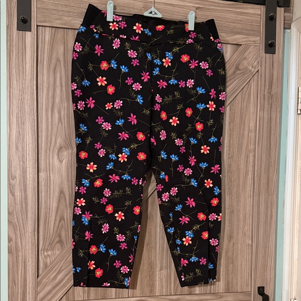 Investments Black Floral Cropped Pants